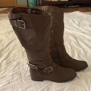 Tall Brown Riding Boots, Like New Condition!!
